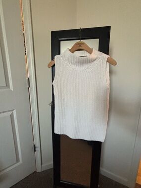 Sleeveless Cowl Neck Knit Sweater - White